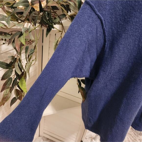 FREE PEOPLE BLUE OVERSIZED SWEATER SIZE SMALL - Picture 4 of 8